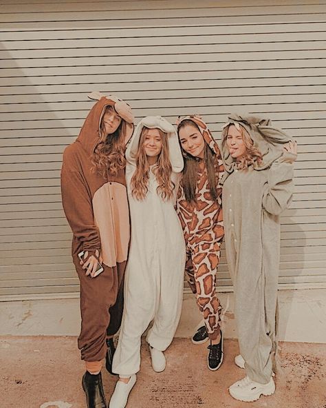 To Speak Or To Die, Bff Pics, Annie Grace, Big Little Reveal, Bestie Goals, Crazy Things To Do With Friends, Best Friend Goals, Friend Photoshoot, Girl Gang