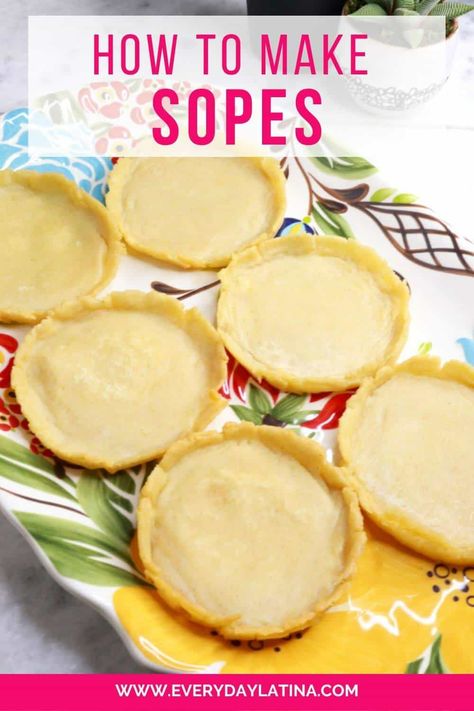 Crispy Mexican Sopes Recipe Mexican Sopes, Sopes Recipe, Beef Patties Recipes, Traditional Mexican Dishes, Mexican Dish, Mexican Food Recipes Easy, Traditional Mexican, Great Appetizers, Easy Dishes