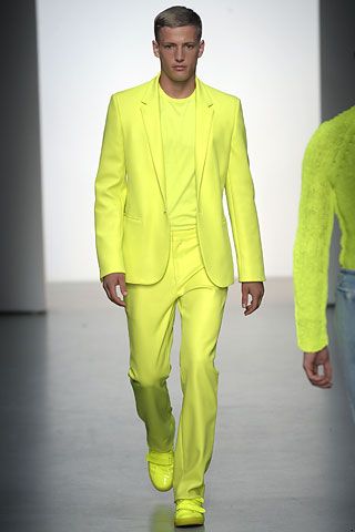 calvin klein spring 2009 Bright Mens Fashion, Men Bright Outfits, Bright Color Men Outfit, Men’s Neon Outfit, Lime Green Mens Outfit, Dandy Look, Yellow Suit, Mens Spring Fashion, Calvin Klein Collection