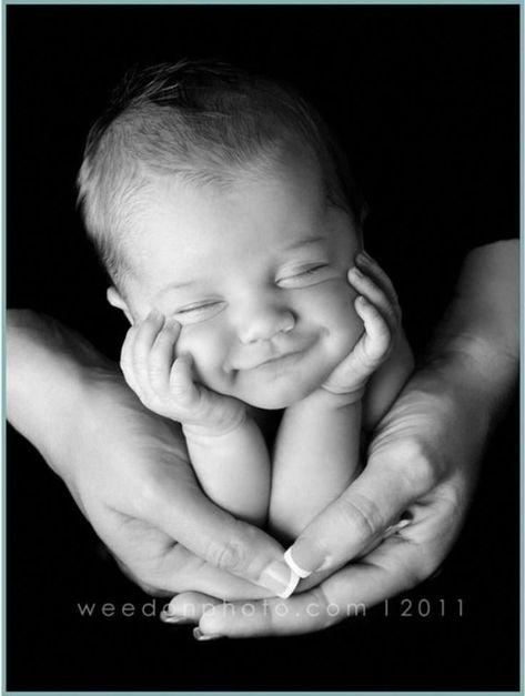 Newborn Photo Pose, Photo Bb, Newborn Photography Outfit, Baby Boy Newborn Pictures, Baby Boy Newborn Photography, Baby Fotografie, Newborn Photography Boy, Baby Pictures Newborn, Newborn Photography Poses