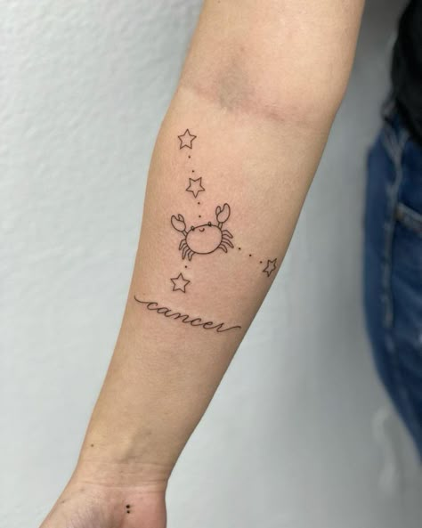 Cute Crab Tattoo For Women, Cartoon Crab Tattoo, Cute Crab Tattoo, Crab Tattoo For Women, Crab Tattoo Design, Cancerian Tattoo, Teaching Tattoos, Small Tattoos Ideas, Tattoo Party