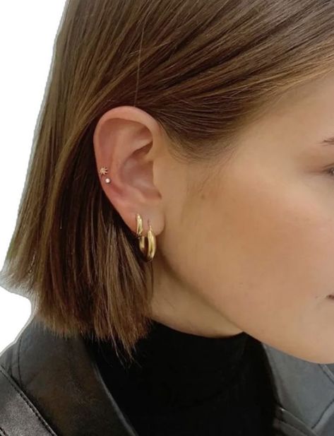 Ušný Piercing, Minimalist Ear Piercings, Ear Peircings, Cool Ear Piercings, Pretty Ear Piercings, Cute Ear Piercings, Ear Style, Cute Piercings, Lobe Piercing