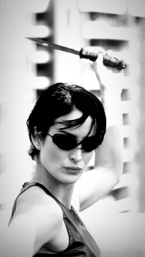 Matrix Aesthetic, Carrie Anne Moss, Environmental Portraits, The Matrix, Feminine Aesthetic, Gorillaz, Interesting Faces, Film Director, Keanu Reeves