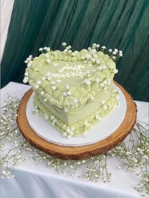 Simple Wedding Cake 2 Tier Flowers, Small Green Wedding Cake, Sage Green Floral Cake, Just Married Vintage Cake, Cute Small Wedding Cakes, Olive Green Wedding Cake, Wedding Cake Heart, Personal Wedding Cake, Small Vintage Wedding Cake