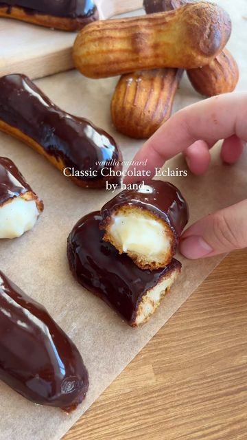 How To Make Eclairs, Eclairs Dessert, Chocolate Eclair, Protein Bread, Recipe 30, Incredible Recipes, Italian Desserts, Eclairs, Pastry Recipes