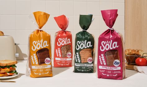 Sola’s Refreshed Packaging Design Helps Low-Carb Shoppers Navigate The Bread Aisle | Dieline - Design, Branding & Packaging Inspiration Bread Packaging Design, Bread Branding, Bread Line, Bread Brands, Bread Packaging, Quaker Oats, Breaking Bread, Oats Quaker, Golden Wheat