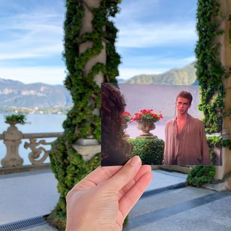 Planet Naboo is in Northern Italy! The Villa del Balbianello at Lake Como was the beautiful retreat where Anakin Skywalker (Hayden Christensen) and Padmé Amidala (Natalie Portman) hid in “Star Wars Episode II: Attack of the Clones”. 🎬 Traveling to #FilmLocations around the world thanks to @filmtourismus Anakin Skywalker Hayden Christensen, Villa Del Balbianello, Padmé Amidala, Star Wars Padme, Anakin Vader, Anakin And Padme, Villas In Italy, Star Wars Anakin, Star Wars Wedding