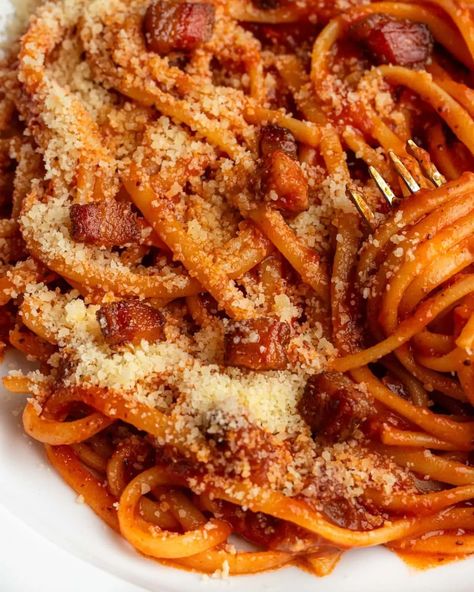 Best Classic Pasta Amatriciana Recipe - The Burnt Butter Table Easy Tomato Pasta Sauce, Amatriciana Recipe, Amatriciana Sauce, Pasta Amatriciana, Easy Homemade Pasta, Burnt Butter, Bucatini Pasta, Make Your Own Pasta, Roasted Broccolini