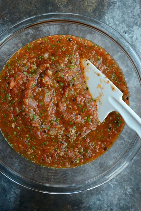 Matbucha Recipe, Hot Salsa Recipes, Chipotle Salsa Recipe, Chipotle Salsa, Hispanic Recipes, Homemade Chipotle, Mexican Sauce, Homemade Salsa Recipe, Salsa Recipes