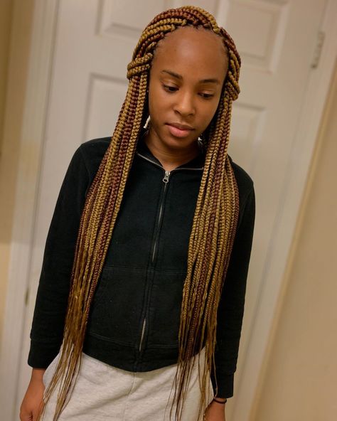 Regular Box Braids Medium, Medium Long Box Braids, Medium Size Box Braids, Small Box Braids, Medium Box Braids, Urban Beauty, Feed In Braids Hairstyles, Long Box Braids, Box Braids Hairstyles For Black Women