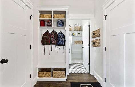 Mudroom Dimensions, Mudroom Floor Plan, Mudroom Addition, White Granite Colors, Mudroom Cubbies, Granite Countertops Colors, Mudroom Cabinets, Mudroom Closet, Mudroom Flooring