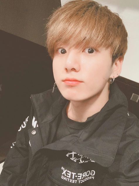 Jungkook Selca, Yellow Hair, Jeon Jeongguk, Jungkook Cute, Daegu, Bts Jungkook, Boyfriend Material, Kim Namjoon, Jeon Jungkook