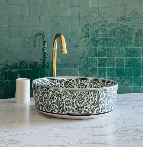 seffarine29 - Etsy Malta Antique Sink, Half Bath Design, Dark Green Bathrooms, Minimalist Vanity, Antique Bathroom, Wet Room Shower, Sink Bowl, Ceramic Basin, Vessel Sink Bathroom