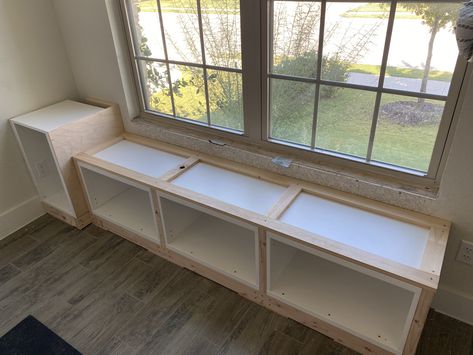 Window Seat Ikea, Ikea Window Seat, Ikea Bestå Hack, Besta Hack, Ikea Bench, Diy Window Seat, Built In Window Seat, Besta Ikea, Window Bench Seat