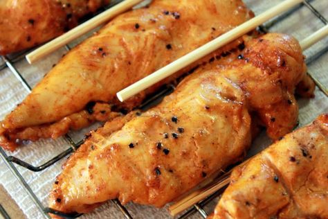 Smoked Chicken Satays "Chicken on a Stick" - Smoking Meat Newsletter Chicken On A Stick Recipe, Smoked Chicken Recipes, Smoker Ideas, Brisket Recipes Smoked, Chicken On A Stick, Pellet Grill Recipes, Brisket Recipes, Smoked Cooking, Pulled Pork Recipes