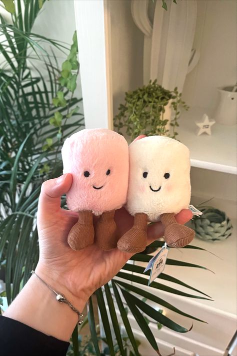 Jellycat Stuffed Animals, Graphic Designer, Stuffed Animals, Jelly, Instagram Photos, Animals, Instagram