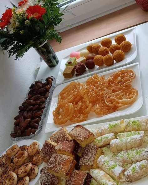 Afghani Desserts, Afghan Desserts, Afghan Breakfast, Afghan Sweets, Afghan Aesthetic, Tea Presentation, Eid Breakfast, Afghani Food, Afghanistan Food