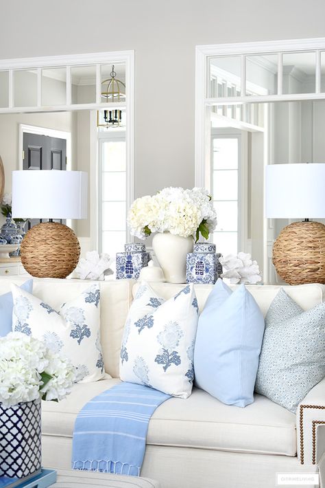 Pillow Cover Pattern, Spring Living Room Decor, Blue And White Living Room, Spring Living Room, White Living, Home Decor Living Room, White Living Room, Ideas Living Room, Blue Living Room