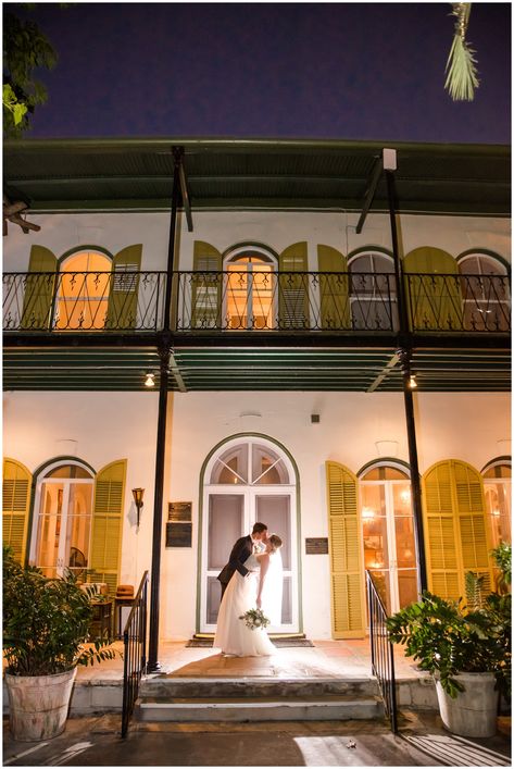 This Key West Wedding was 12 Years in the making. Lara and Tyler’s Ernest Hemingway House Wedding was the perfect way to end my wedding season in Key West, Florida. This was my first destination wedding and I hope to have more in the future! December with palm trees, string lights and chandeliers hanging from … Hemingway Home Wedding, Audubon House Key West Wedding, Hemingway House Wedding, Ernest Hemingway House, Cake Pinterest, Best Wedding Destinations, Hemingway House, Palm Tree Pictures, Tree Pictures