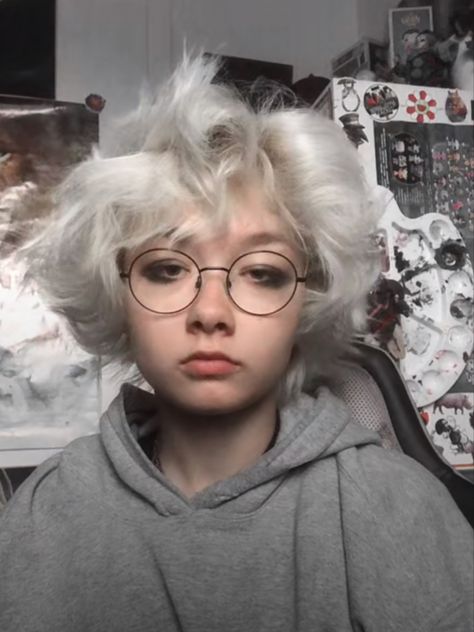 Short White Hair, Short Grunge Hair, Girl Haircuts, Fluffy Hair, Hair Dye Colors, Hair Reference, Cut My Hair, Hair Inspo Color, Grunge Hair