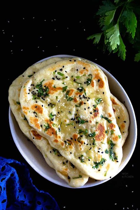 Bullet Naan | Video - NISH KITCHEN Naan Video, Butter Naan Recipe, Restaurant Style Recipes, Recipes With Naan Bread, Homemade Flatbread, Flat Breads, Garlic Naan, Naan Recipe, Indian Bread