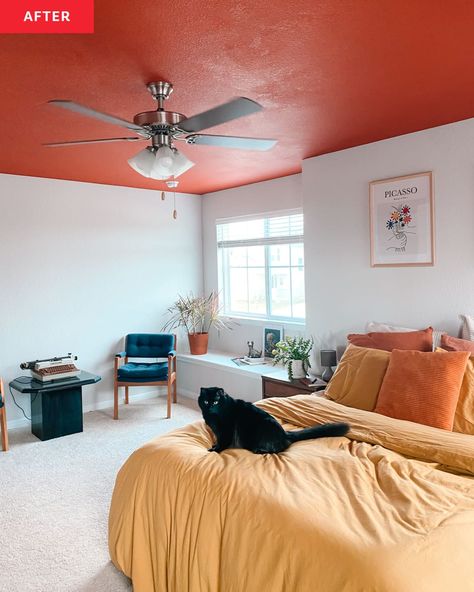 After: Large bedroom with orange ceiling Orange Ceiling Bedroom, Orange Toned Bedroom, Orange Ceiling, Mcm Bedroom, Simple Bedding, Bedroom Makeover Ideas, Bold Paint Colors, Yellow Bedroom Decor, Colorful Room