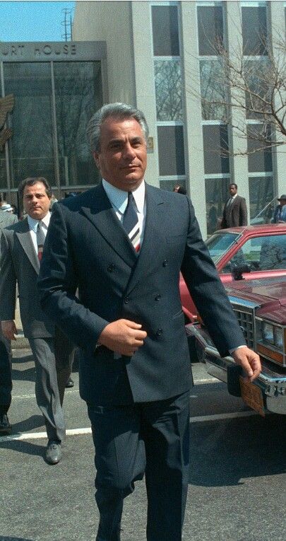 John Gotti Italian Mobsters, The Last Don, Gangster Suit, John Gotti, Real Gangster, Mafia Gangster, Chicago Outfit, Mafia Families, Wise Guys