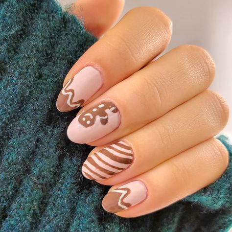 cute christmas pink and brown gingerbread nails christmas nail art Gingerbread Nails, Nail Art Inspo, Art Nail Art, Christmas Manicure, December Christmas, Nail Art For Beginners, Cute Christmas Nails, Christmas Pink, Nails Christmas