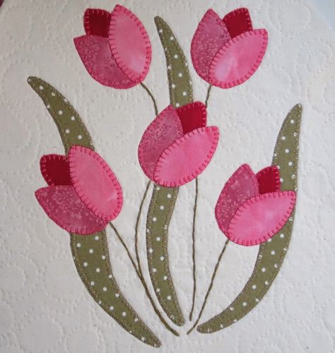 Lappeklipp: Väskor Sulaman Pita, Appliqué Quilts, Applique Tutorial, Flower Quilts, Applique Quilt Patterns, Applique Templates, Flower Quilt, Applique Quilting, Pola Sulam