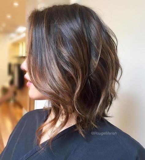 Medium Brunette Hairstyle with Subtle Highlights Dark Blonde Bobs, Medium Brunette, Medium Brunette Hair, Dunner Wordend Haar, Medium Length Hairstyles, Hair Adviser, Subtle Highlights, Lob Haircut, Shag Hairstyles