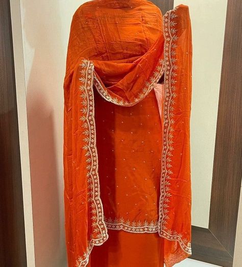 Handwork Designs, Occasional Dresses, Ladies Suits Indian, Suits Indian, Patiala Suit Designs, Punjabi Suits Designer Boutique, Embroidery Suit, Lehenga Designs Simple, Boutique Suits