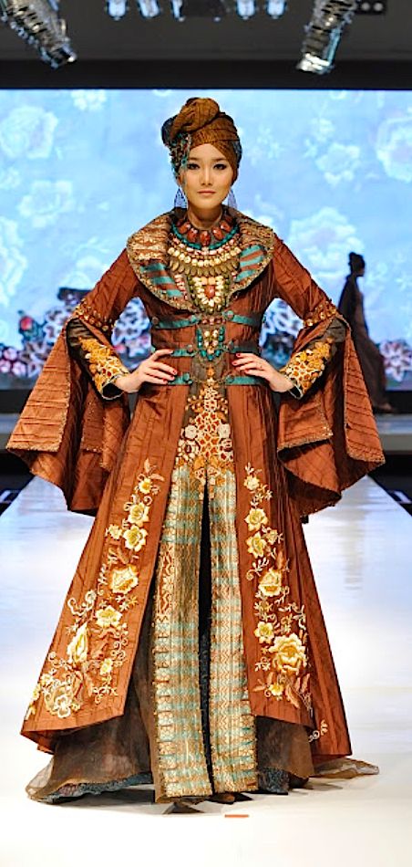 Fomalhaut Zamel : Indonesia. Indonesia Fashion Week, Kosem Sultan, Turban Style, Asian Outfits, Islamic Fashion, Fashion Business, Clothes Crafts, Food Festival, Business News