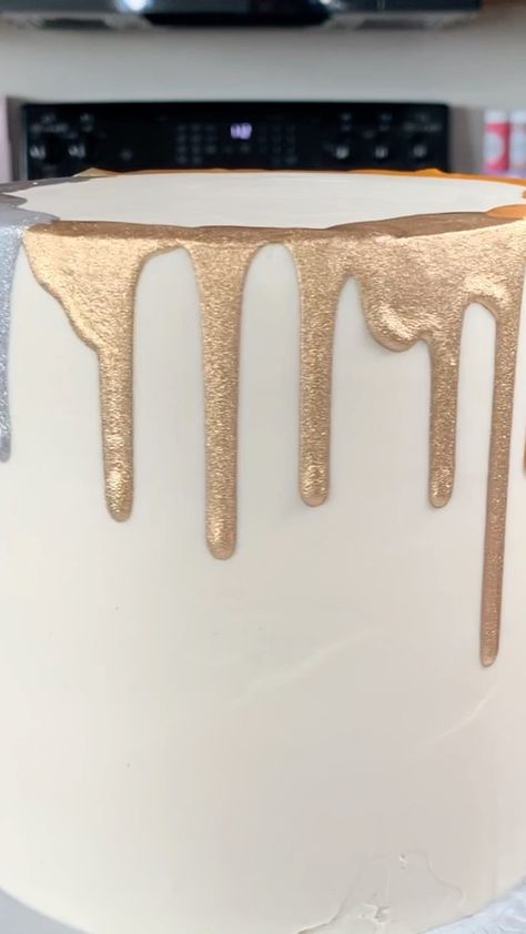 Gold Drip Cake Ideas, How To Do Gold Drip On Cake, Gold Cake Drip Tutorial, Gold Drip Recipe For Cake, How To Use Edible Glitter Dust On Cake, Gold Frosting How To Make, How To Make Gold Drip Icing, How To Make Gold Drip For Cake, Rose Gold Drip Cake Birthday