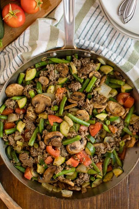 Ground Beef Green Beans Sweet Potato, Meat And Veggie Skillet, Protein Skillet Meals, Vegetable Skillet Meals, Hamburger Meat And Veggies Recipes, Ground Meat And Veggies, Beef With Vegetables Recipes, Ground Beef Veggie Bowl, Ground Beef And Frozen Vegetables