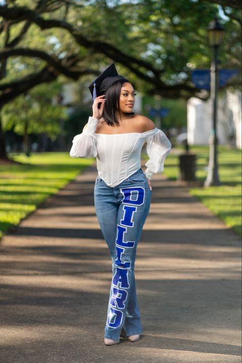 Jean Graduation Outfit, Highschool Graduation Pictures Outfits, High School Ring Ceremony Outfits, Decision Day Photoshoot Outside, Senior Breakfast Outfit Black Women, Senior Corset Outfit, Senior Pictures Outfits Jeans, College Decision Photoshoot, Senior Pictures Outfits Black Women