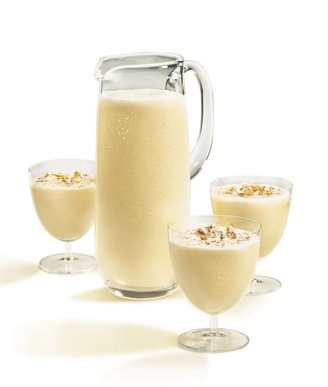 Egg Nog Recipe Easy, Eggnog Recipes, Easy Eggnog, Dairy Free Alternatives, Eggnog Recipe, Christmas Friends, Egg Nog, Christmas Cocktails, Holiday Drinks