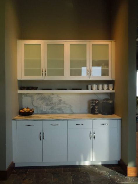 Our kitchen display with honed Danby Monclair granite counter top and backsplash with Crestwood Design Center cabinets. Cubords Ideas Kitchen Wooden, Crokeries Cabinet, Crockery Unit Design Dining Rooms, Crockery Cabinet Design, Kitchen Display Cabinet, Crockery Cabinet, Crockery Unit Design, Almirah Designs, Wallpaper Kitchen