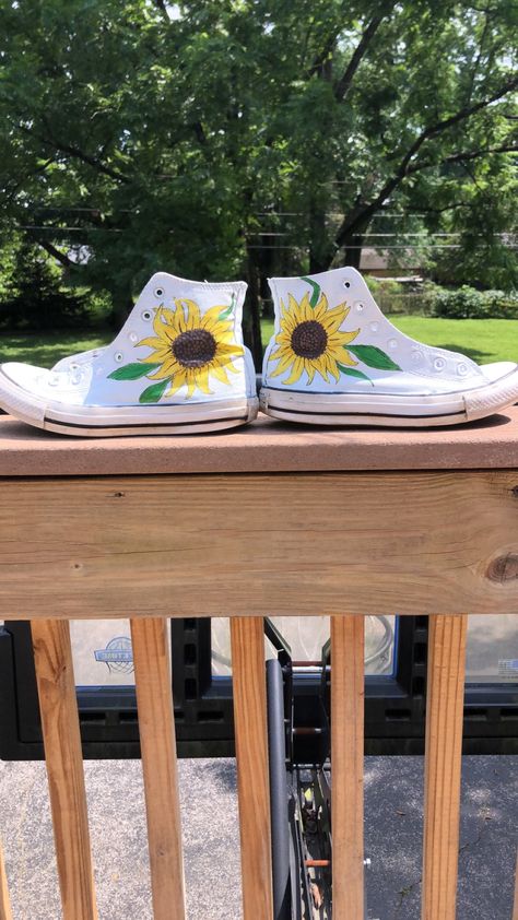 Sunflower painted converse that used to be blue Painted Converse, Painting Shoes, Sunflower Painting, Painted Shoes, Chuck Taylor Sneakers, Chucks Converse, Chuck Taylors, Converse Sneaker, Art Ideas