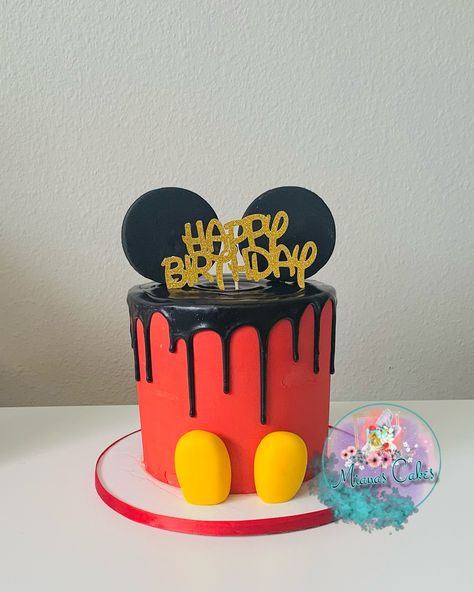 💜🌸Morning!🌸💜 Let’s enjoy this Mickey inspired smash cake! #cake #cakedesign #disney #wdw #disneyhacks #orlandocakes #davenportflorida #mickeycake #smashcake #birthdaycake Mickey Shaped Cake, Mini Mickey Mouse Cake, Diy Mickey Cake, Mickey Mouse Birthday Cake 2nd, Easy Mickey Mouse Cake, Mickey Mouse Theme Cake, Mickey Mouse Smash Cake, Mickey Mouse Smash Cakes, 23 Birthday Cake