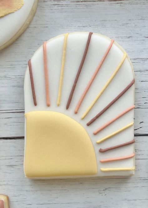 Sunshine Cookies, Summer Sugar Cookies, Greek Cookies, Carrot Cookies, Cookies Theme, Cookie Decorating Party, Sugar Cookie Royal Icing, Sugar Cookie Icing, Sugar Cookie Designs