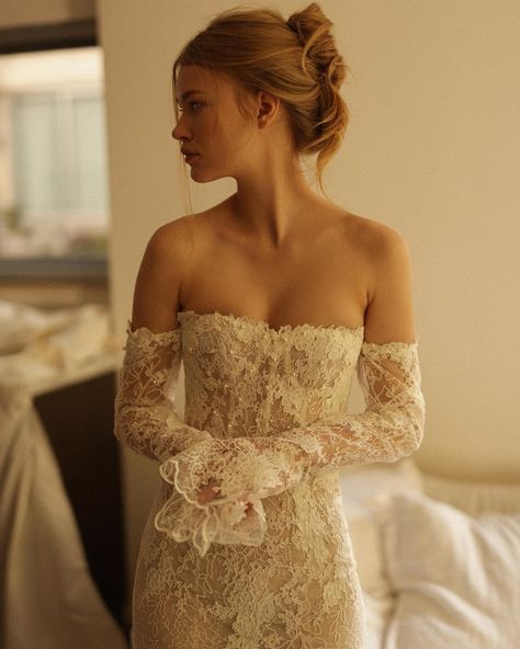 Elegant Glitter Lace Wedding Dresses Off The Shoulder Long Sleeves Mer Wedding Dresses Off The Shoulder, Pearl Wedding Dress, Backless Bridal Gowns, Dresses Off The Shoulder, Wedding Gowns With Sleeves, Wedding Dress Fabrics, Lace Wedding Dresses, Princess Wedding Dresses, Black Wedding Dresses