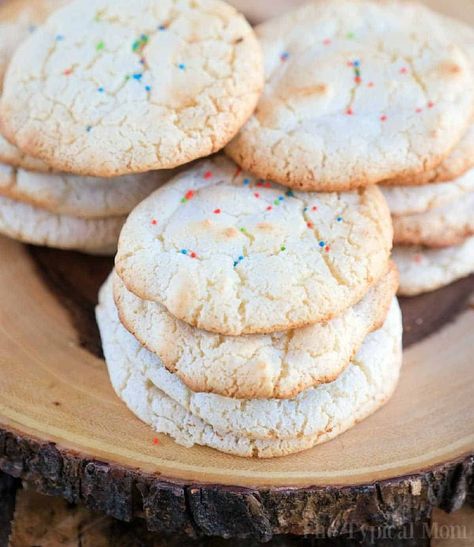 2 ingredient angel food cake mix cookies are fun! A light dessert with just 5 Weight Watchers Smart Points, you can use any flavors you like. 2 Ingredient Cookies, Angel Food Cake Desserts, Confetti Cookies, Cake Batter Cookies, Soft Baked Cookies, Angel Food Cake Mix Recipes, Sally's Baking, Confetti Cake, Cake Vegan