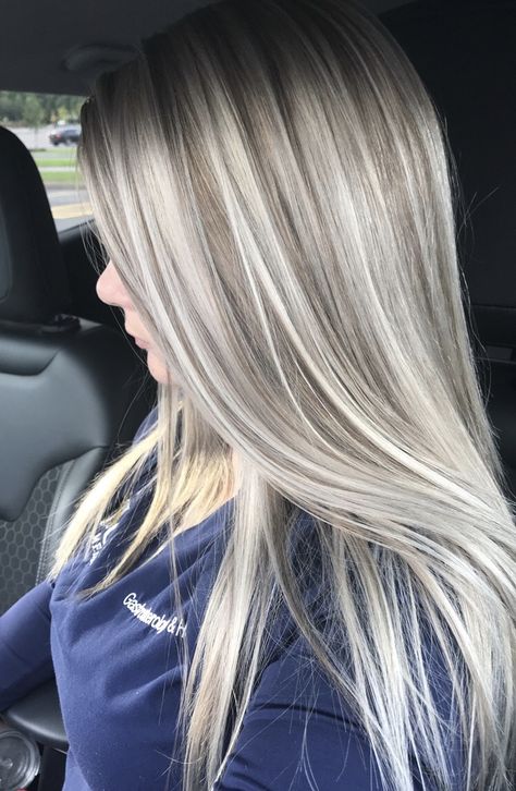 Blonde Dimensional Hair, Blond Cenușiu, Ice Blonde Hair, Silver Blonde Hair, Gorgeous Hair Color, Ash Blonde Hair, Blonde Hair Inspiration, Low Lights Hair, Blonde Hair Shades