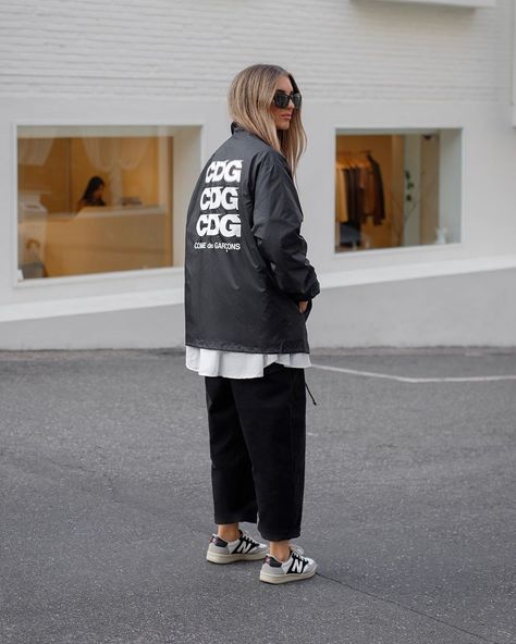 Simple Work Outfits, October 27, Sneakers Women, Comfortable Sneakers, Indie Fashion, Casual Street Style, Work Attire, Womens Fashion Trends, Daily Fashion