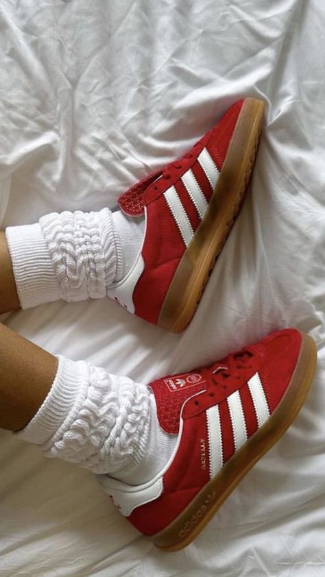 Spezial Adidas, Adidas Handball Spezial, Adidas Handball, Amazon Link, Adidas Spezial, Red Sneakers, Smile More, Red Adidas, Adidas Gazelle