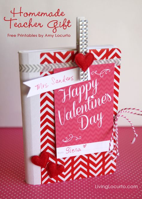 Easy Valentine's Day Gift Idea with Free Printables. DIY Craft  LivingLocurto.com #valentinesday Simple Valentines Gifts, Homemade Teacher Gifts, Teacher Valentine Gifts, Cute Valentines Day Gifts, Preschool Valentines, Valentine's Day Printables, Best Valentine's Day Gifts, Homemade Valentines, Diy Teacher Gifts