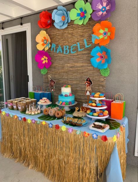 Fiesta Paper Flowers, Party Wall Backdrop, Moana Birthday Party Cake, Disney Moana Birthday Party, Moana Birthday Decorations, Moana Party Decorations, Moana Decorations, Moana Birthday Party Theme, Moana Theme Birthday