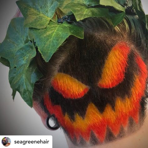 Super spooky pumpkin face hair art for Halloween. Are you ready to get spooky? Whether you're looking for fun hairstyles for Halloween or Halloween hair color ideas, you'll get some serious hair inspo from this post! Here are 31 of the coolest, most creative Halloween hairstyles on the planet! Halloween Hair Dye, Fall Balayage Hair, Coffee Hair Color, Fall Hair Highlights, Lantern Silhouette, Thanksgiving Hairstyles, Dark Fall Hair Colors, Dark Fall Hair, Halloween Hairstyles