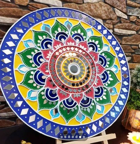 Lippan Art Color Combination, Lippan Art Circle Design, Modern Lippan Art, Mirror Canvas Art, Lipan Art, Painted Mirror Art, Mosaic Art Diy, Persian Art Painting, Lippan Art