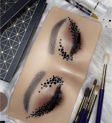 Black And Silver Eye Makeup, Gem Makeup, Coachella Makeup, Silver Eye Makeup, Crystal Makeup, Rhinestone Makeup, Carnival Makeup, Witch Makeup, Face Art Makeup